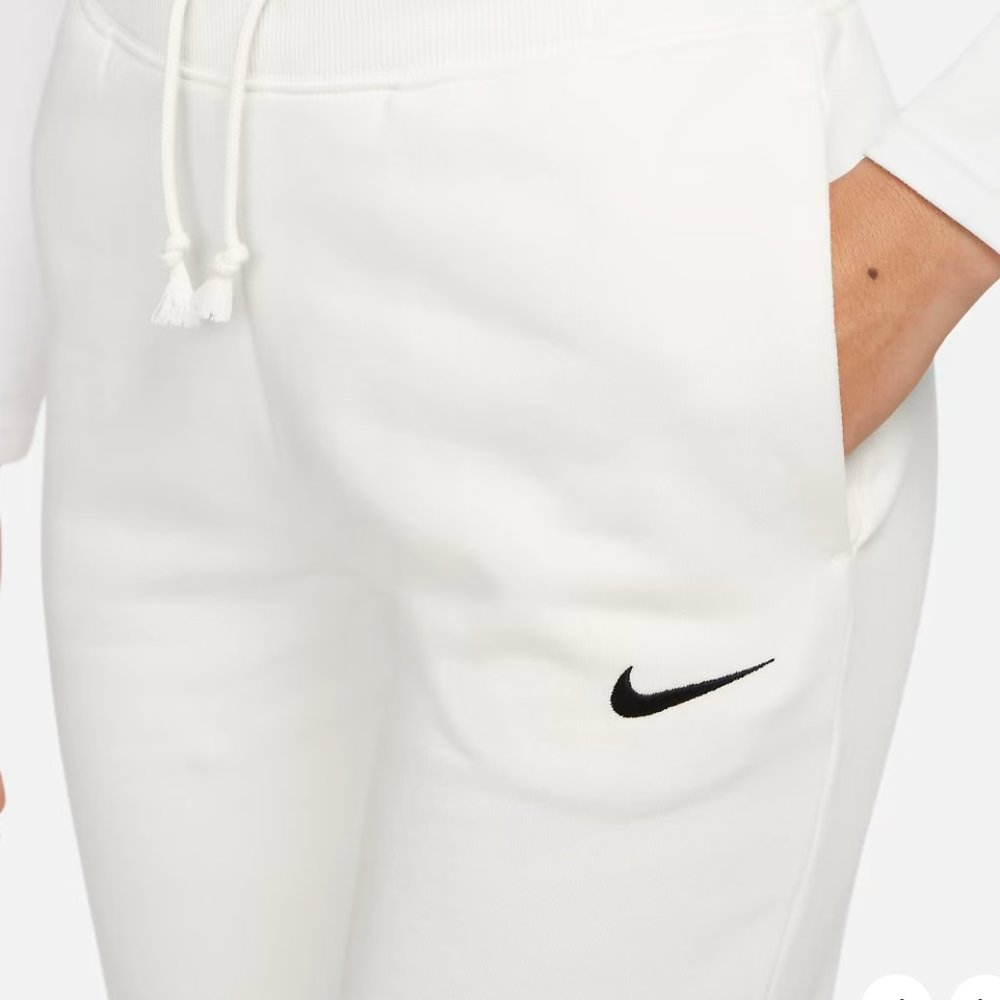 Nike Fleece Sweat Pant in White- Size M